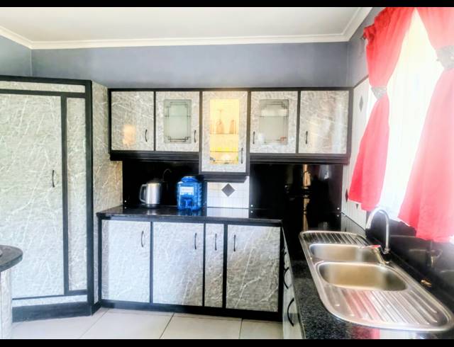 4 BEDROOM HOUSE FOR SALE IN ESCOMBE